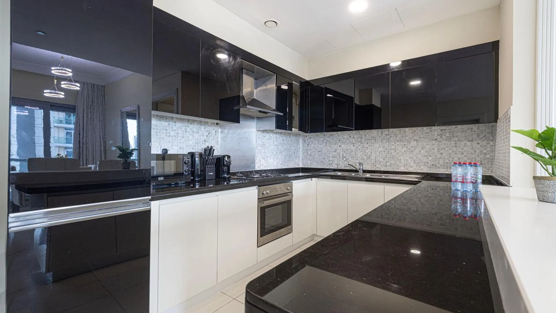 Elegant 3 Bedroom Apartment! 2 Minute Walk To Dubai Mall! Burj Khalifa And Fountain View! Appartement