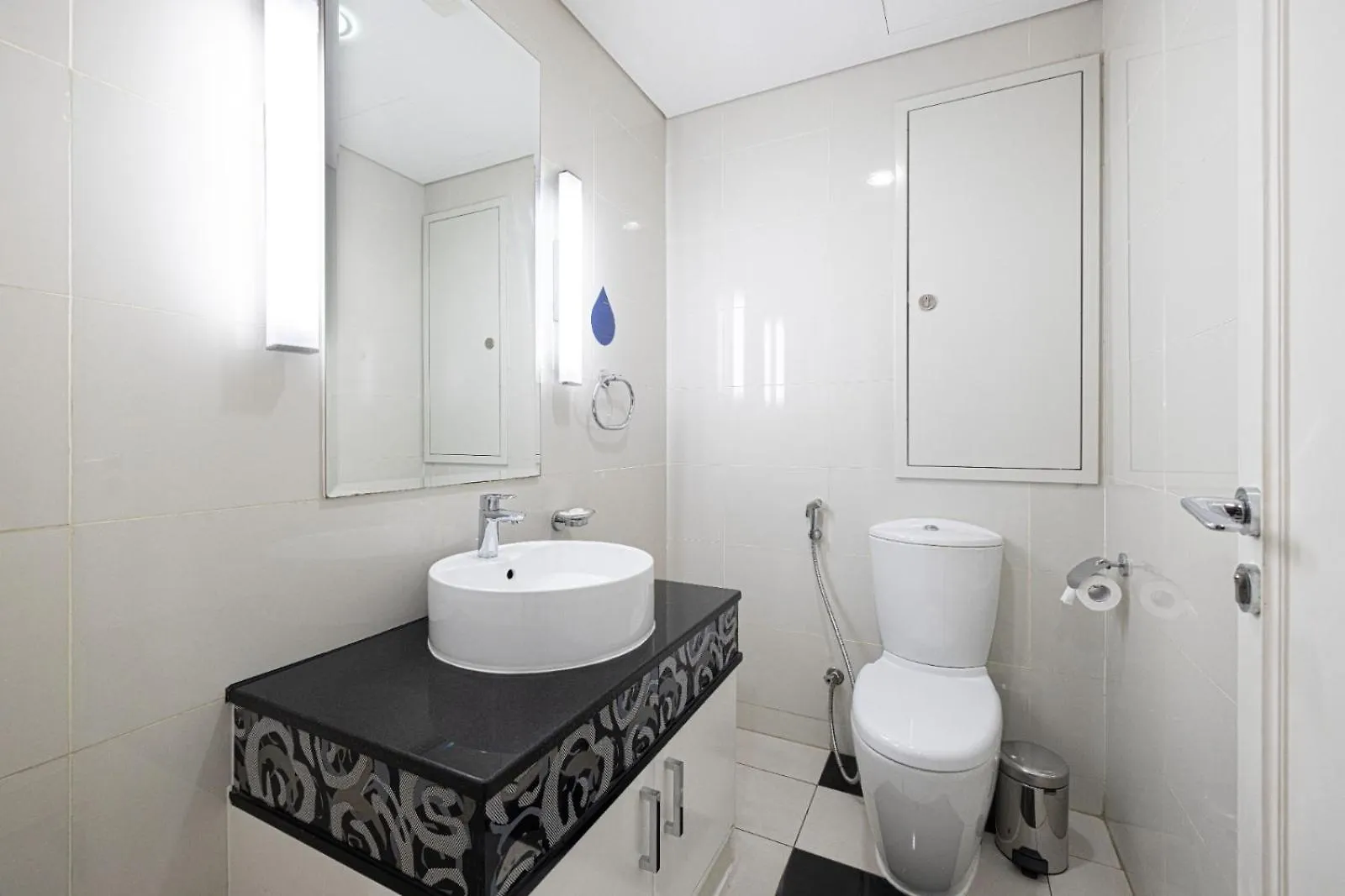 Elegant 3 Bedroom Apartment! 2 Minute Walk To Dubai Mall! Burj Khalifa And Fountain View! Apartment