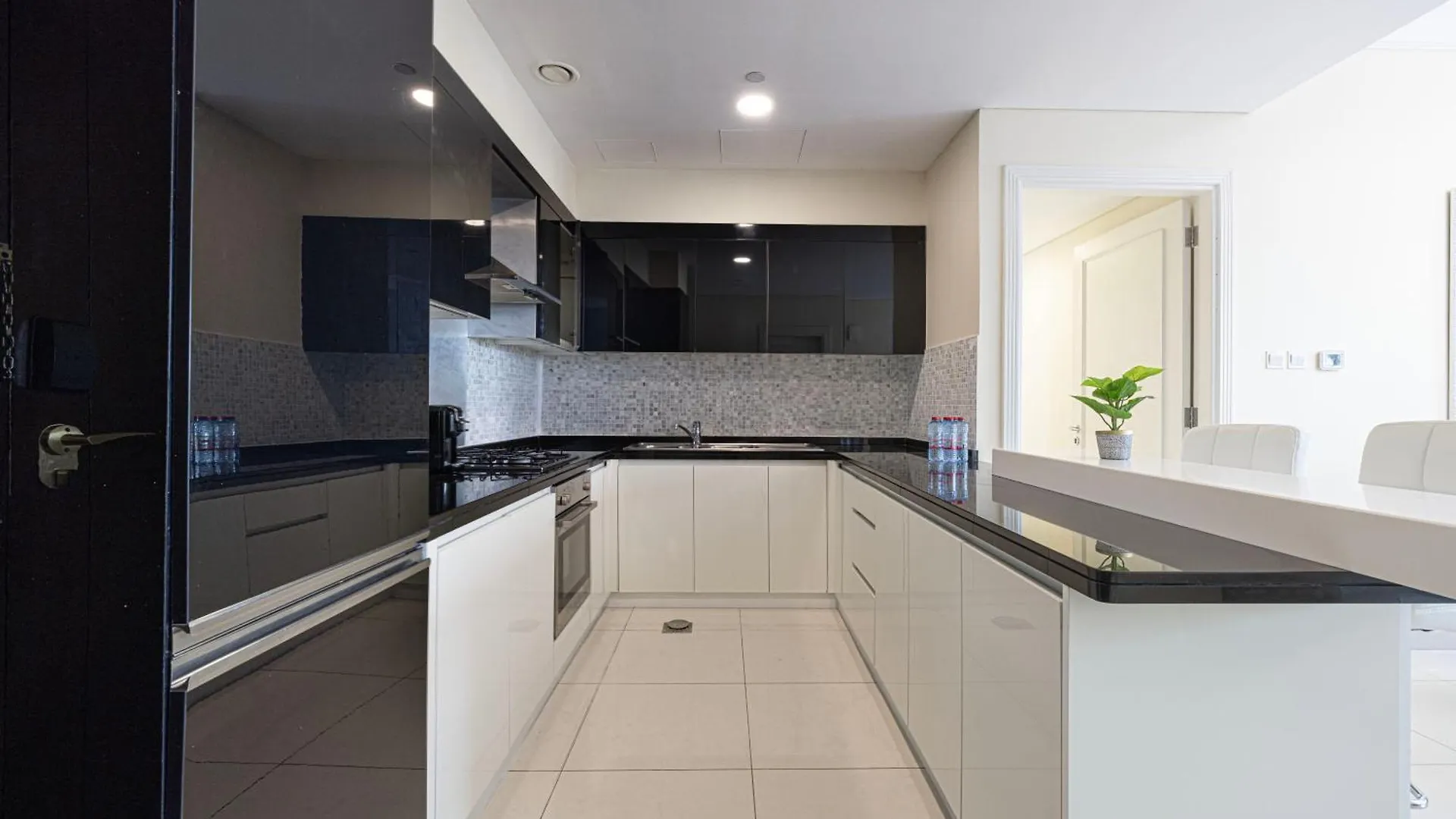 Elegant 3 Bedroom Apartment! 2 Minute Walk To Dubai Mall! Burj Khalifa And Fountain View! United Arab Emirates