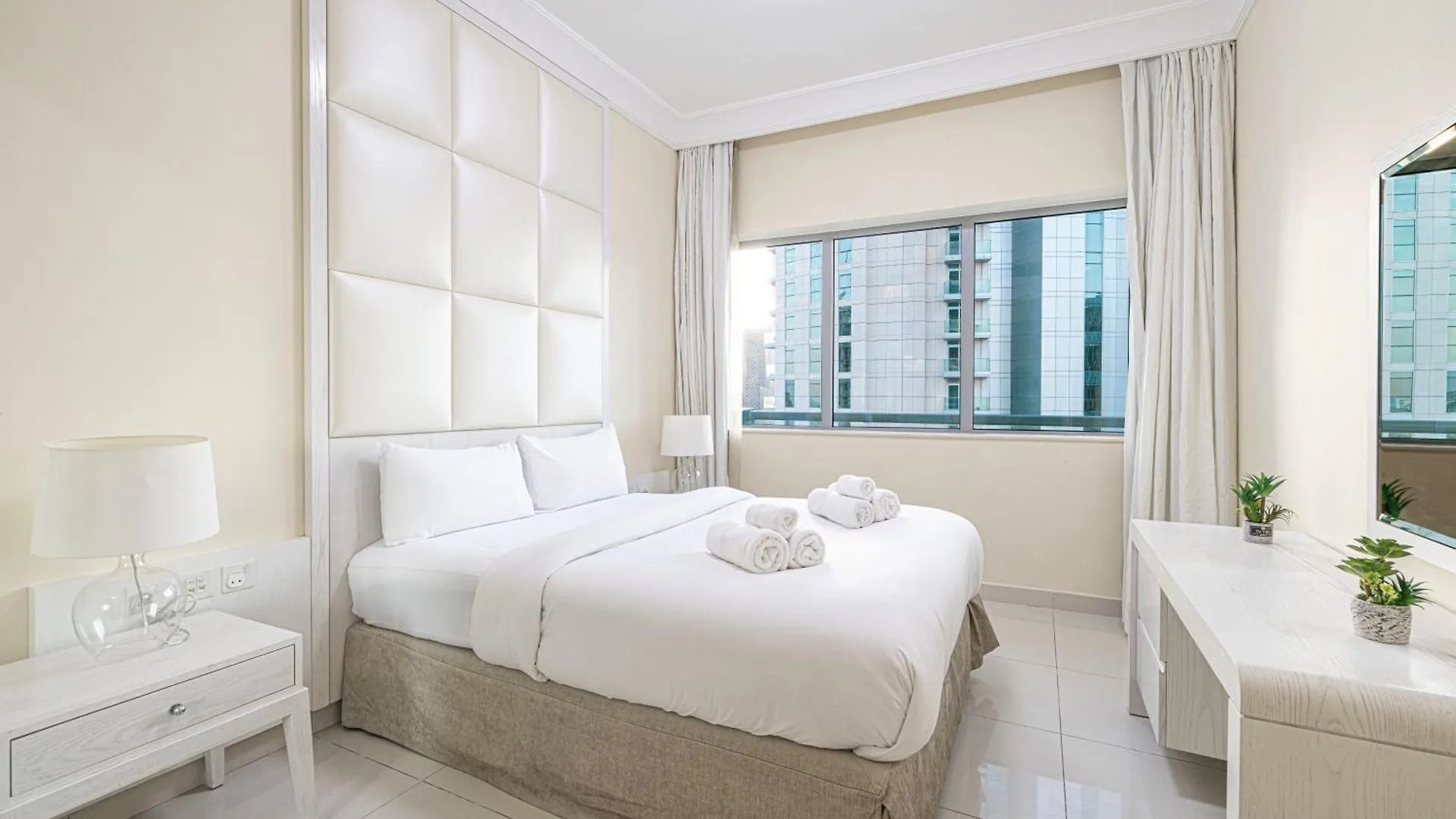 Elegant 3 Bedroom Apartment! 2 Minute Walk To Dubai Mall! Burj Khalifa And Fountain View! Apartment