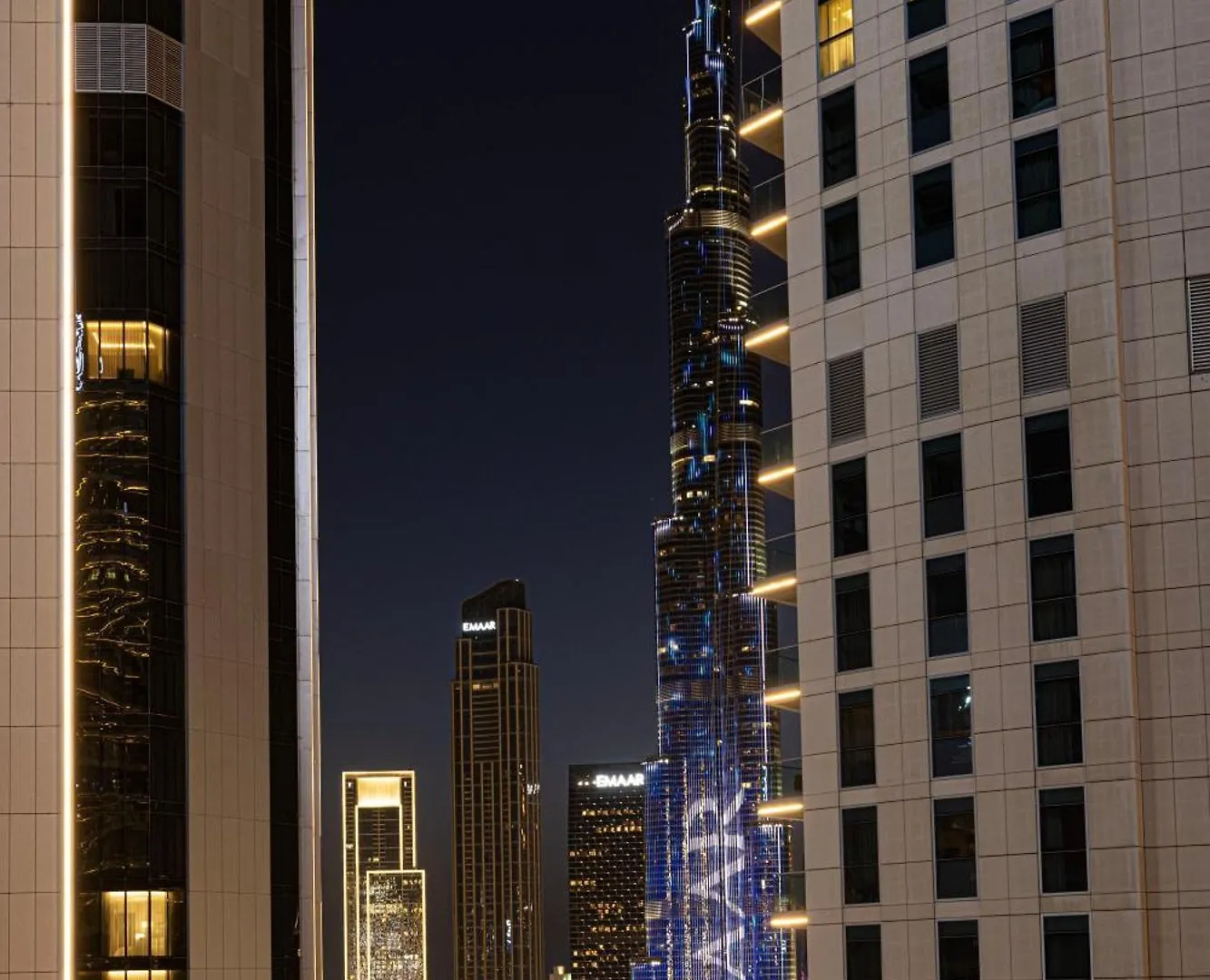 Elegant 3 Bedroom Apartment! 2 Minute Walk To Dubai Mall! Burj Khalifa And Fountain View!