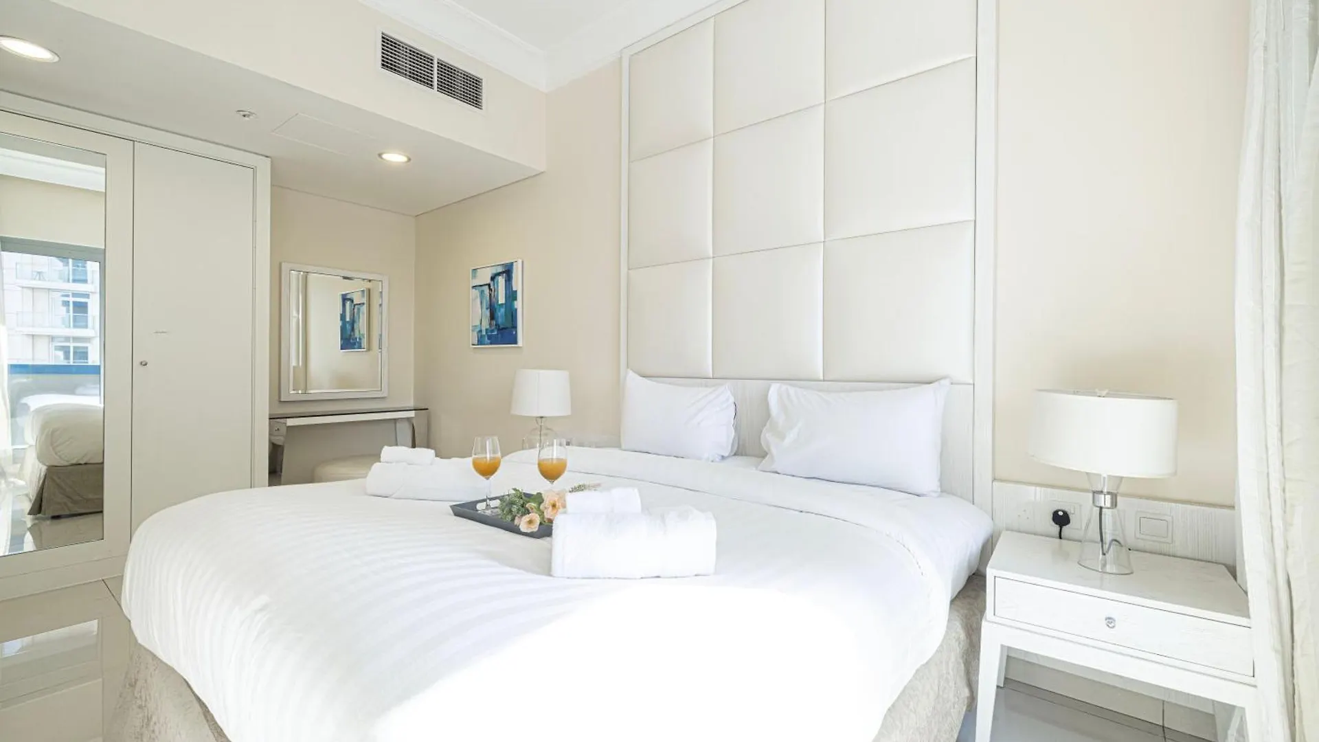 Elegant 3 Bedroom Apartment! 2 Minute Walk To Dubai Mall! Burj Khalifa And Fountain View! United Arab Emirates