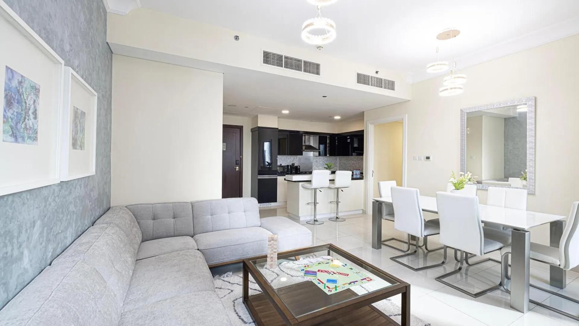 Elegant 3 Bedroom Apartment! 2 Minute Walk To Dubai Mall! Burj Khalifa And Fountain View!